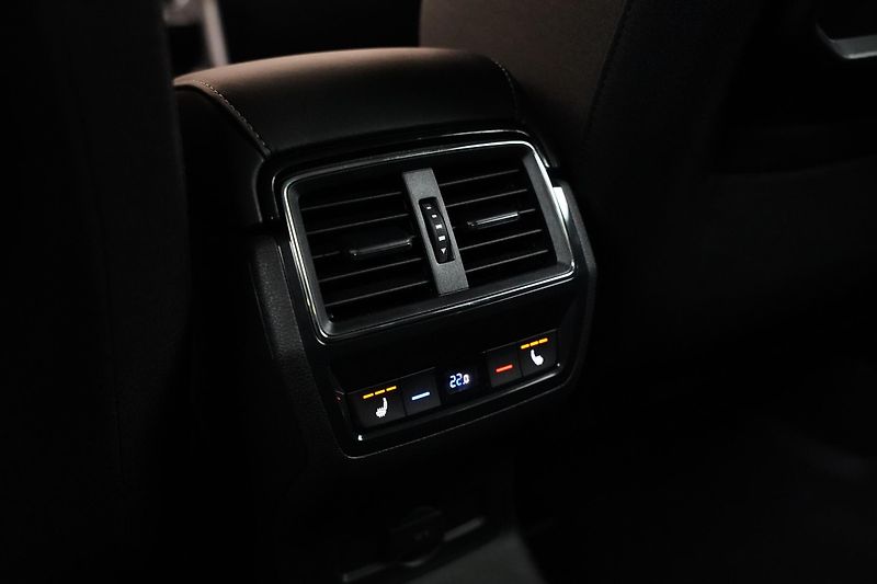 Škoda Karoq - fotka 18 z 21