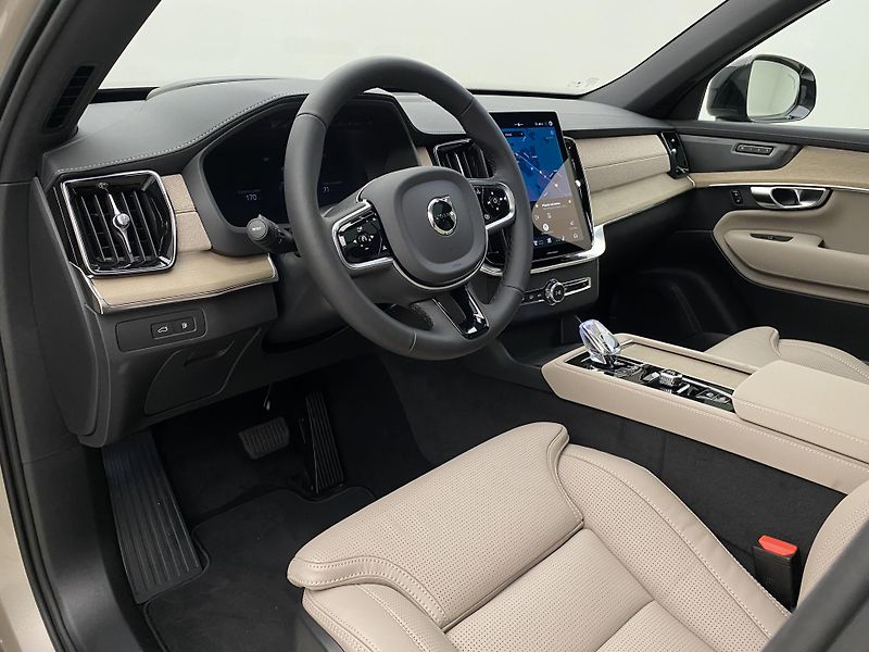 Volvo XC90 (2026) T8 AWD Plug-in DARK PLUS 7m - fotka 27 z 66