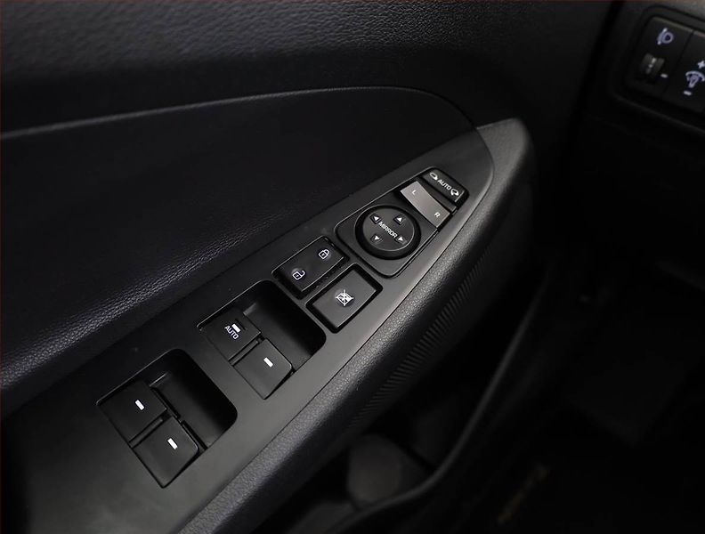 Hyundai Tucson (2017) 1.6 T-GDI, Serv.kniha, Navi - fotka 14 z 18