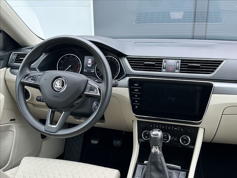Škoda Superb 1,4 TSI 150PS  Style Plus 4x4 - fotka 23 z 58