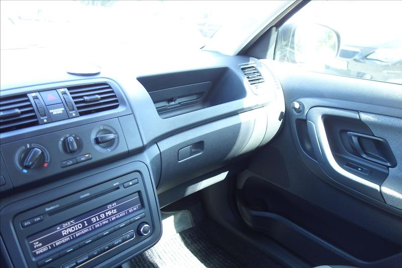 Škoda Fabia 1,2 TSi 63KW, KLIMA, ACTIVE. - fotka 26 z 27