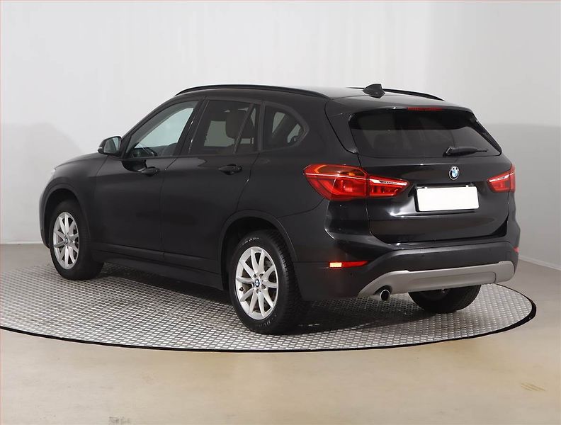 BMW X1 (2016) sDrive16d, Serv.kniha, Kůže - fotka 4 z 25