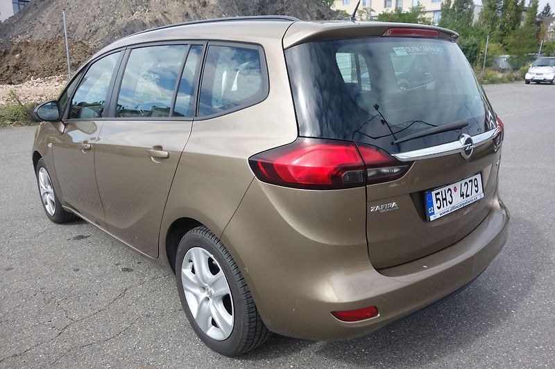 Opel Zafira 2,0DCi 96kW ČR ! 7 MÍST ! - fotka 13 z 38