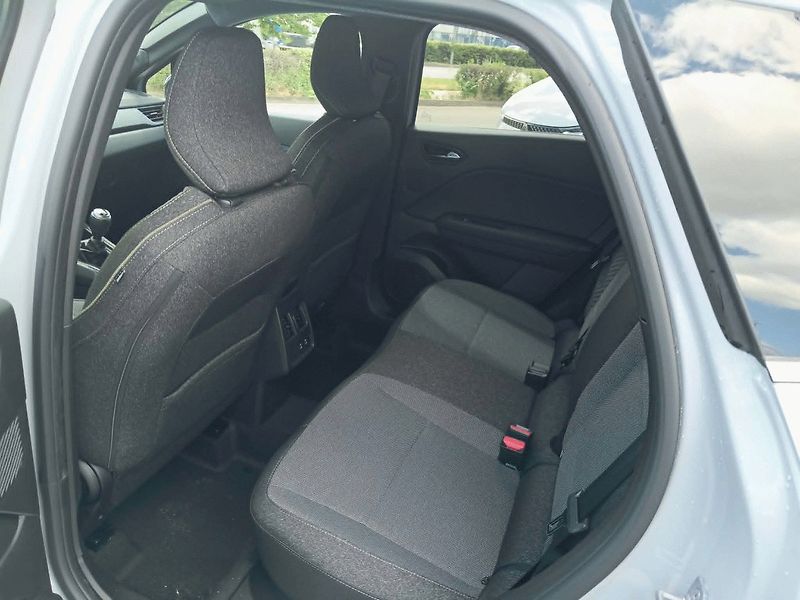 Renault Symbioz (2026) techno mild hybrid 140 - fotka 13 z 14