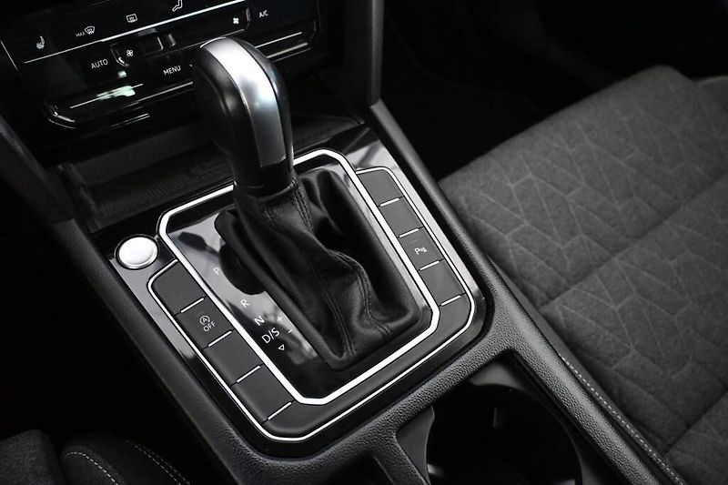 Volkswagen Passat (2023) 2.0 LED DSG ACC VIRTUAL Kamera - fotka 22 z 31