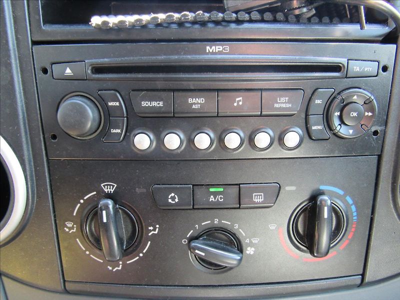 Peugeot Partner 1,6 HDI 55kW - fotka 16 z 26