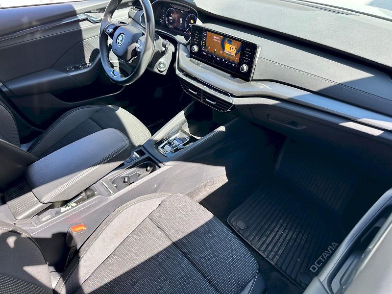 Škoda Octavia (2023) 2.0 TDI 85kW Ambition DSG - fotka 7 z 20