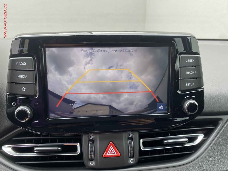 Hyundai i30 (2021) 1.5 GDi, ČR, servis.kniha - fotka 18 z 19