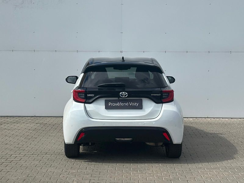 Toyota Yaris 1.5 HSD e-CVT Selection Style - fotka 10 z 28