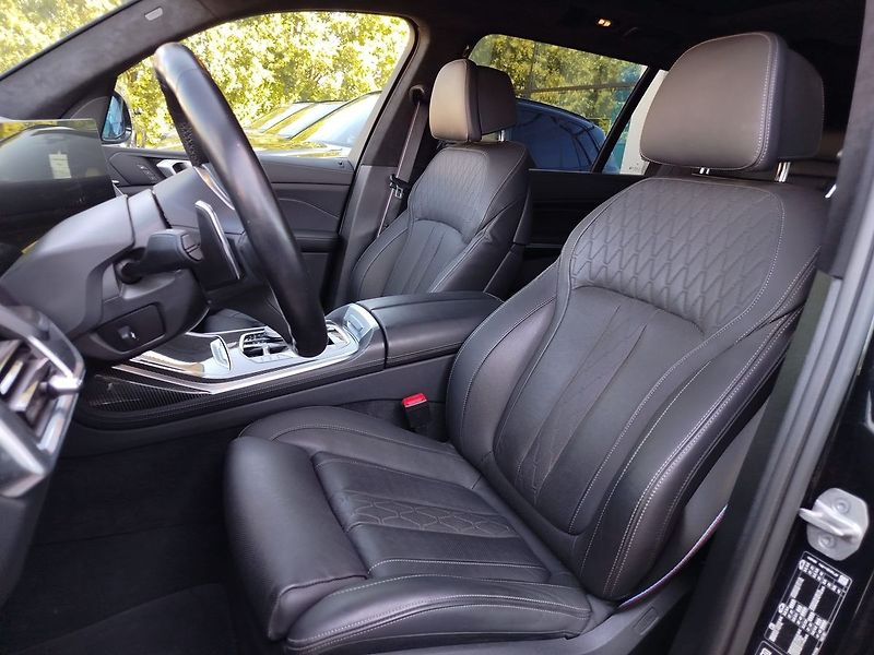 BMW X7 xDrive40d - fotka 19 z 38