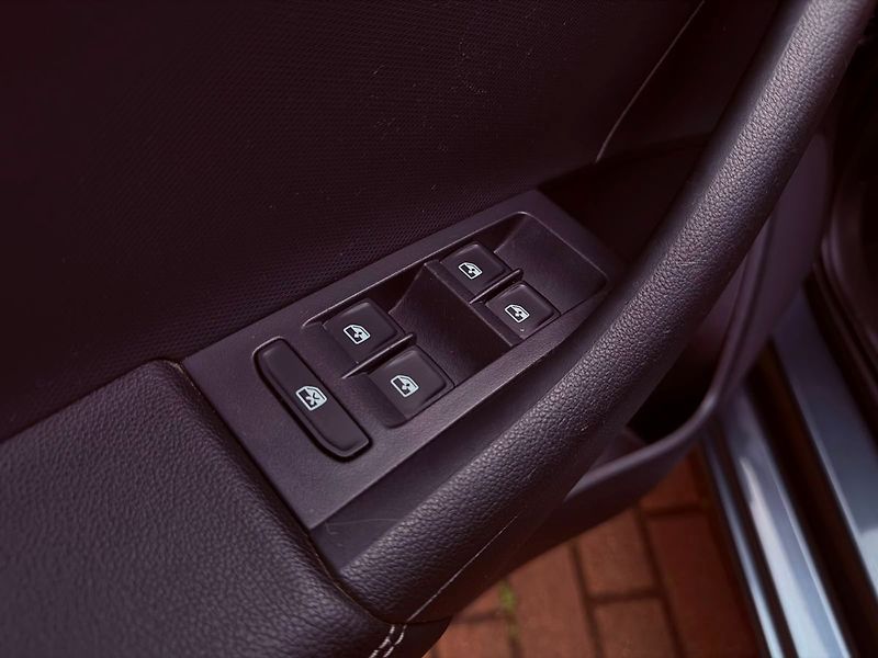 Škoda Rapid 1.2 TSi Drive, Serviska, AutoA - fotka 12 z 25