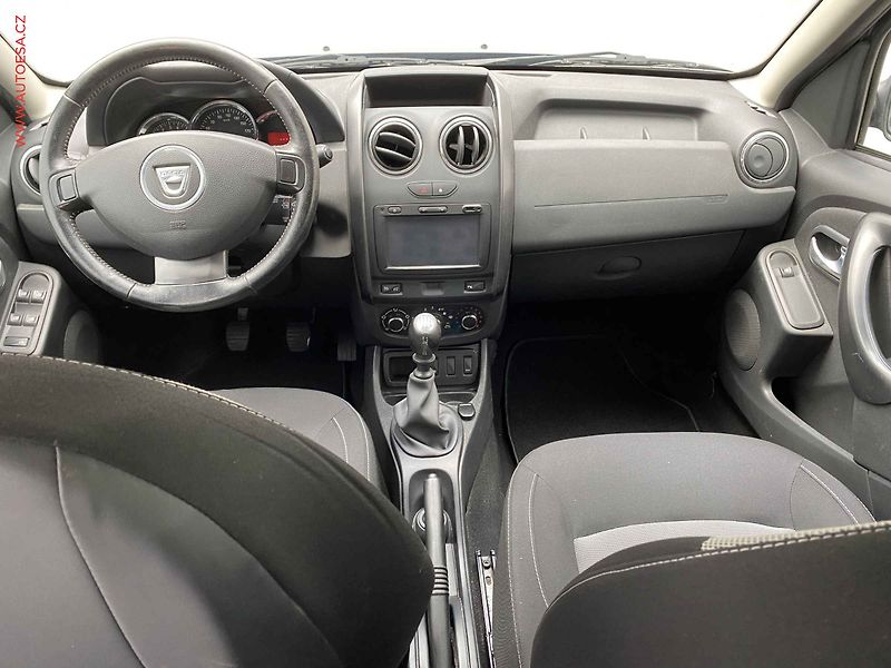 Dacia Duster (2015) 1.2 TCe, Prestige, kamera - fotka 8 z 18