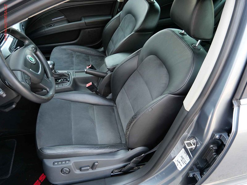 Škoda Superb (2011) 2.0TDi 4x4, ČR, DSG, navi - fotka 9 z 18