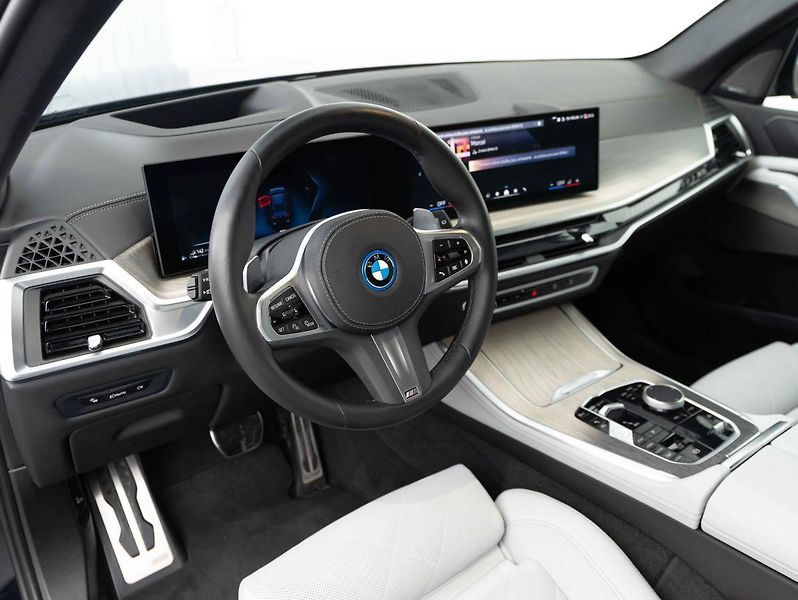 BMW X5 xDrive50e - fotka 11 z 23