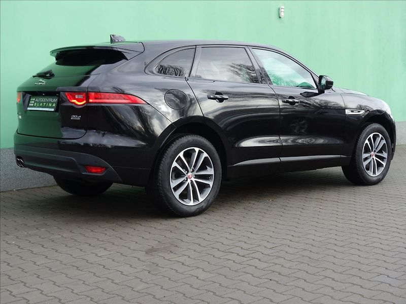 Jaguar F-Pace 2,0 20d AWD PRESTIGE - fotka 7 z 40