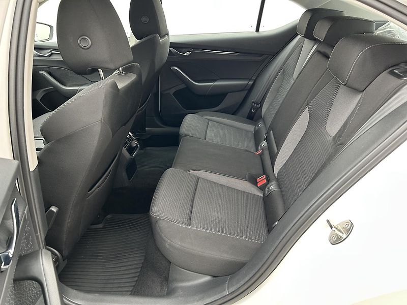 Škoda Octavia 2.0 TDI Ambition Plus - fotka 22 z 28