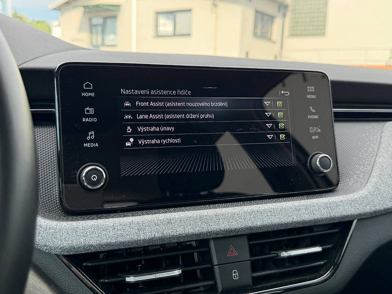 Škoda Kamiq Selection 1,0 TSI 85 kW 6° MP - fotka 16 z 23