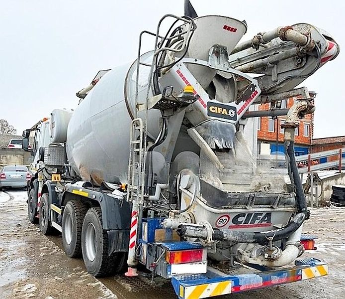 Iveco Trakker (2007) 24m+7m3 pumi 8x4 CIFA mix - fotka 2 z 3