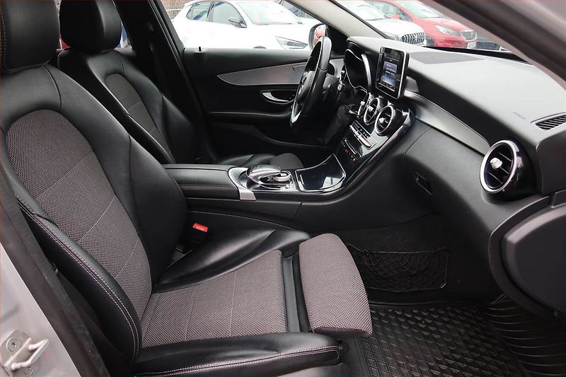 Mercedes-Benz Třídy C (2015) C 220 d, Automat, Navi - fotka 9 z 21