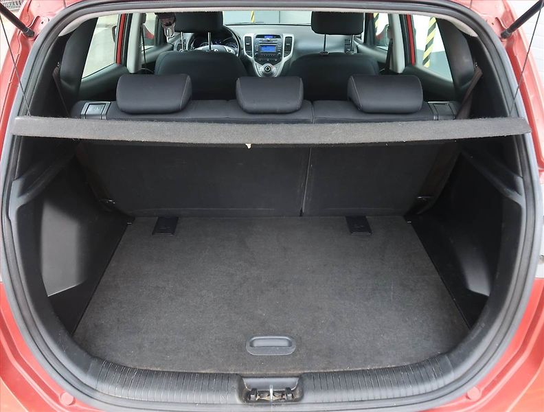 Hyundai ix20 (2011) 1.4 CVVT, po STK, Tažné - fotka 13 z 17