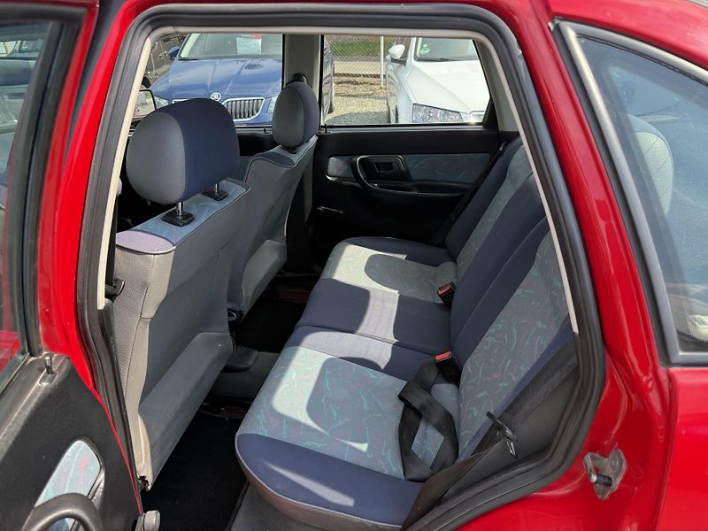 Seat Cordoba 1.6i - fotka 9 z 13