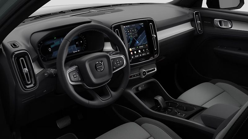Volvo XC40 (2026) B3 AUT DARK PLUS - fotka 3 z 12