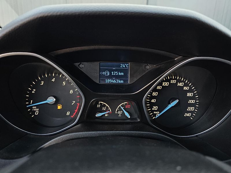 Ford Focus 1.0 92kW,VÝHŘEV,2xKOLA,SERVIS - fotka 22 z 64
