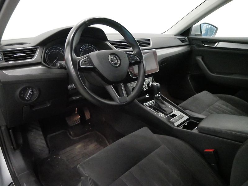 Škoda Superb - fotka 5 z 6