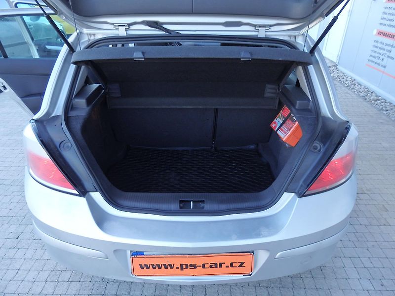 Opel Astra 1.6i 77 kW ZÁLOHOVÁNO - fotka 8 z 13