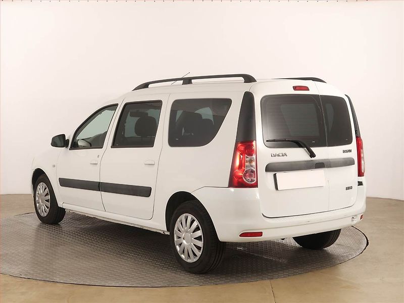 Dacia Logan (2012) 1.5 dCi - fotka 4 z 13
