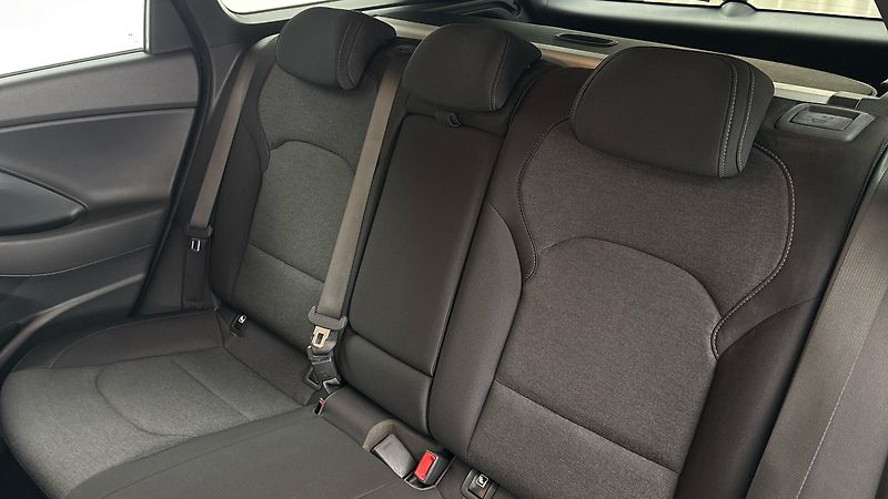 Hyundai i30 1.5 T-GDI Smart Kombi - fotka 16 z 25