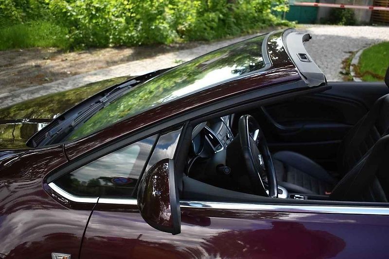 Opel Cascada se hodí třeba na výjižďky k vodě.