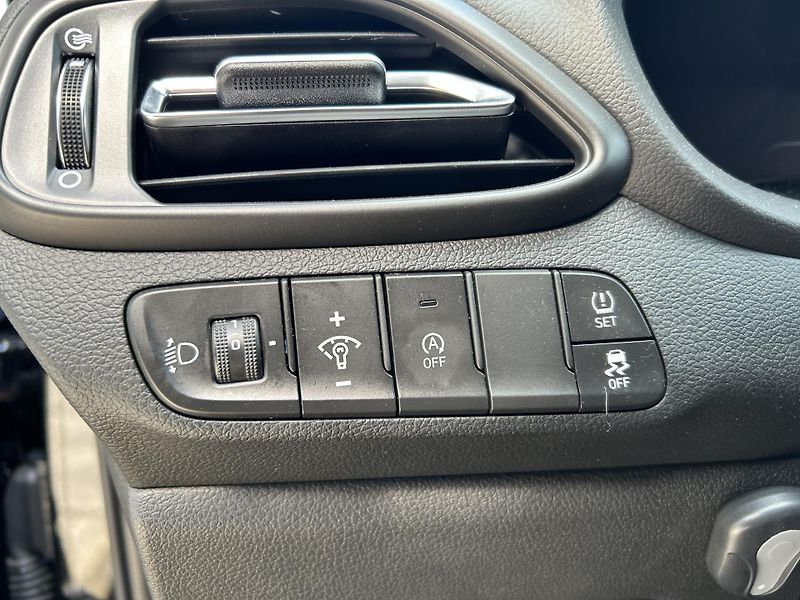 Hyundai i30 FB FL 1,0 T-GDI STYLE MHEV - fotka 15 z 30