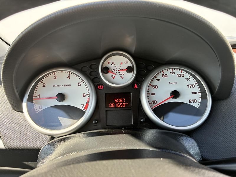 Peugeot 207 1.4 16V VTi Active - fotka 15 z 18