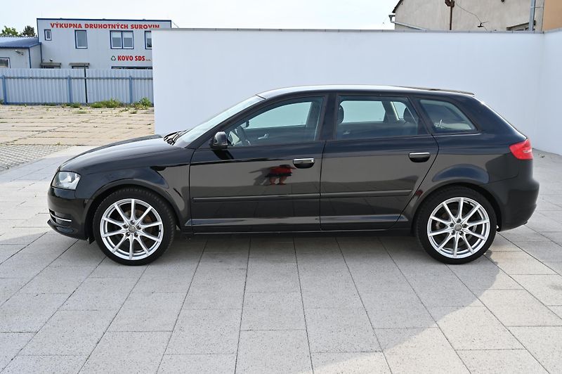 Audi A3 1.6MPI  75KW Sportback 6/2012 - fotka 8 z 26