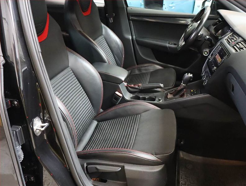 Škoda Octavia (2016) RS 2.0 TDI, Automat, Kůže - fotka 9 z 23