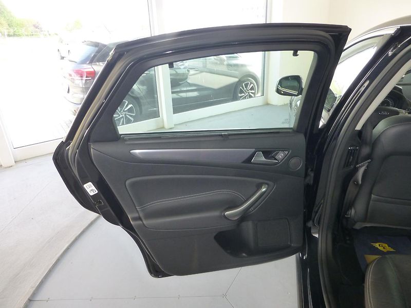 Ford Mondeo (2012) 2,0TDCI-120KW****ALU**TAŽNÉ - fotka 14 z 28