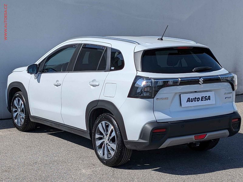 Suzuki S-Cross (2023) 1.4BJet 4x4, 1.maj,ČR - fotka 4 z 17