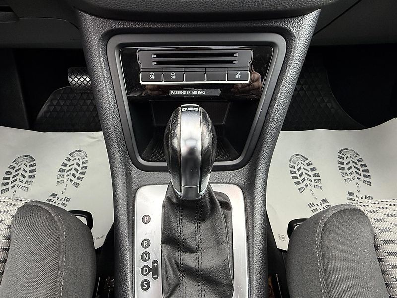 Volkswagen Sharan 2,0 TDI Panorama Automat DSG - fotka 37 z 41