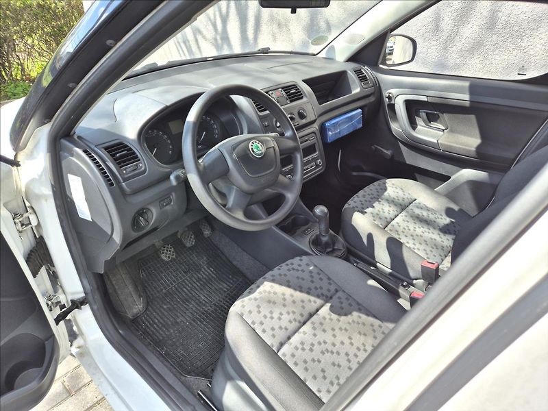 Škoda Praktik 1,6 TDI Facelift Klima ESP!! - fotka 11 z 22