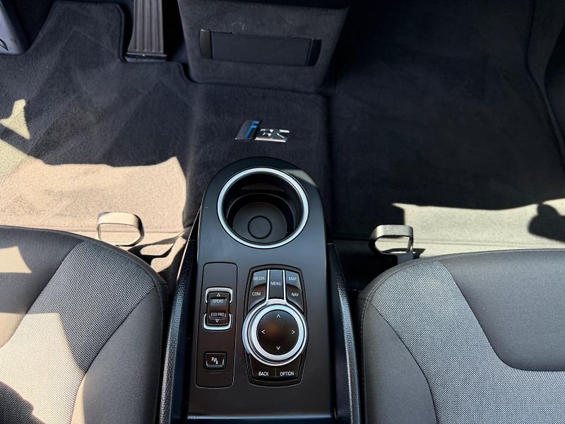BMW i3 i3S 135KW ELEKTRO - fotka 16 z 20