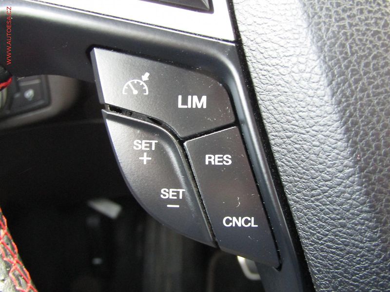 Ford Mondeo (2018) 1.5 EB, ST-Line, LED, navi - fotka 13 z 20