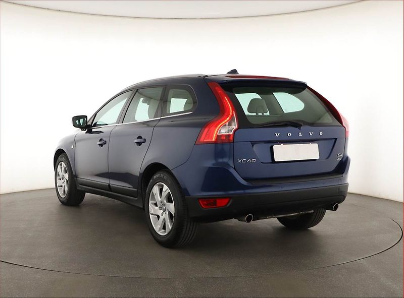 Volvo XC60 (2012) D4, Automat, Tempomat - fotka 4 z 17