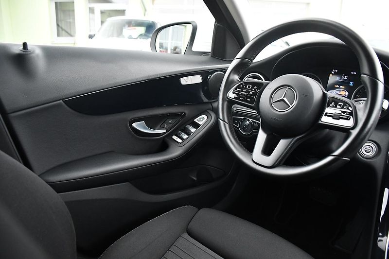 Mercedes-Benz Třídy C 200d PRAV. SERVIS MB 2xPNEU - fotka 23 z 55
