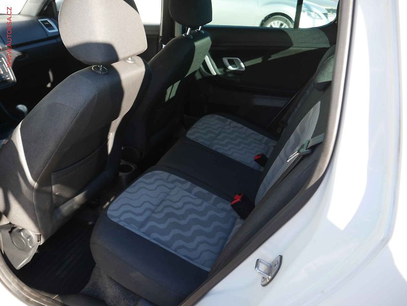 Škoda Fabia (2010) 1.2 12V, ČR, Ambition Plus - fotka 10 z 16