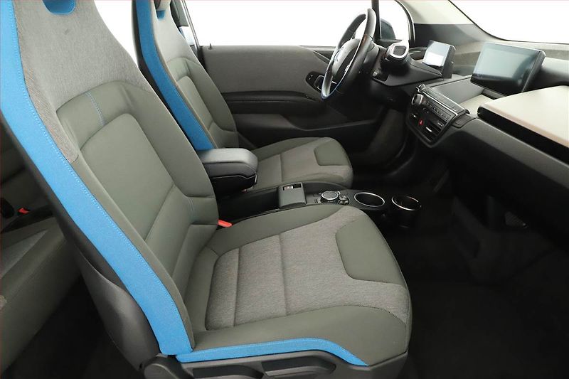 BMW i3 (2015) 60Ah BEV, SoH 82%, Automat - fotka 19 z 21