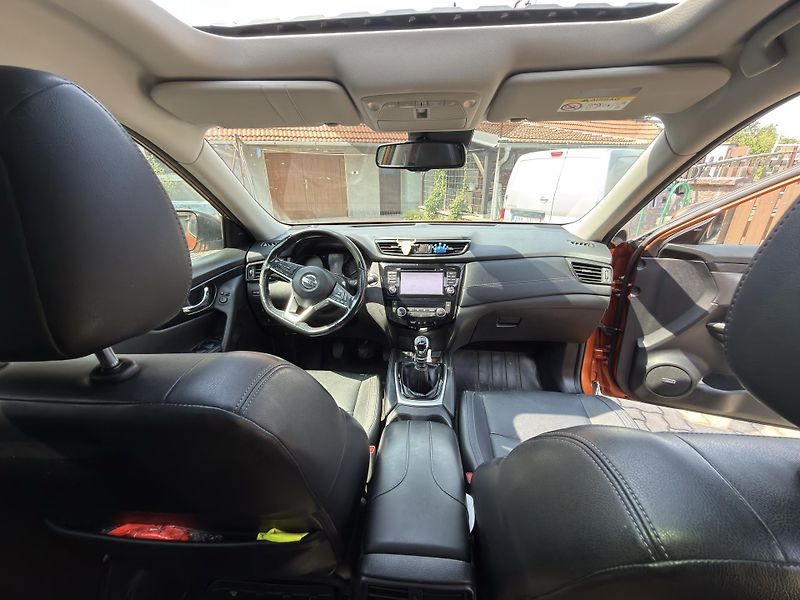 Nissan X-Trail (2017) - fotka 10 z 15