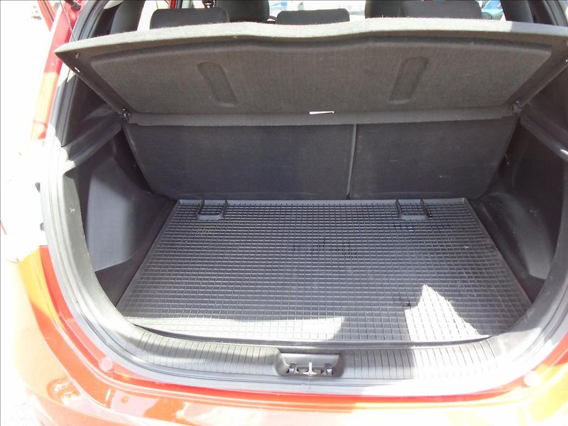 Hyundai ix20 1,6 - fotka 13 z 24