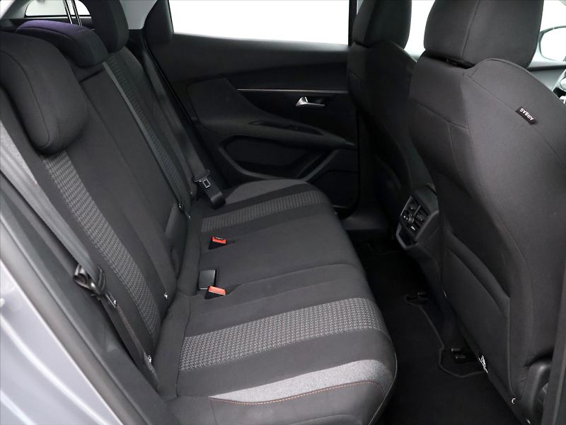 Peugeot 3008 1,2 PT 96kW Aut.klima CZ Serv. - fotka 13 z 36