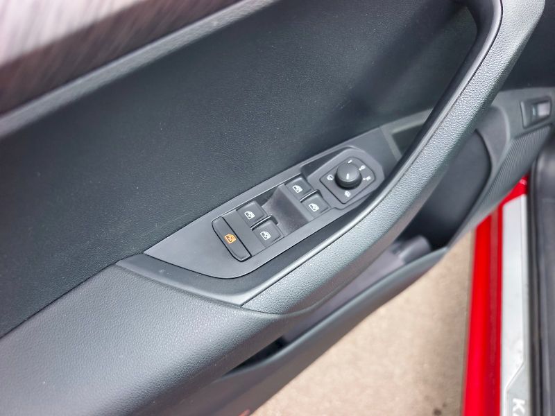 Škoda Karoq (2025) TOP SELECT TD 110/2.0 A7A 4x4 - fotka 10 z 35